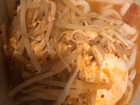 もやし多めのキムチうどん！